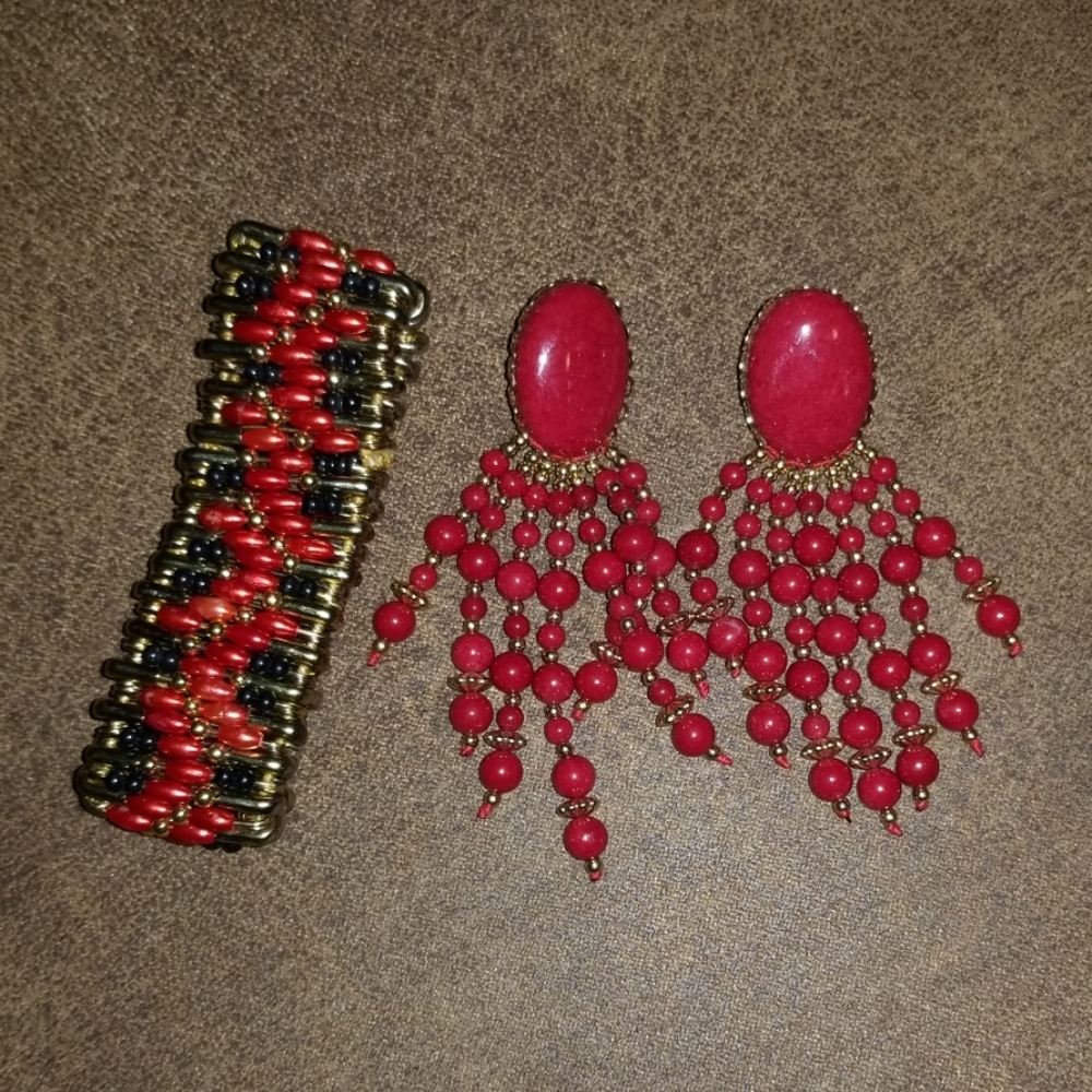 Burnt Orange beaded earrings and bracelet